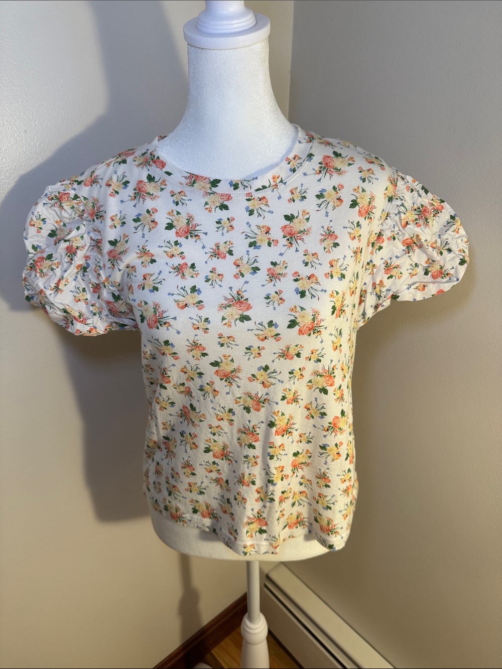 Women's White Floral Puff Sleeve Tee